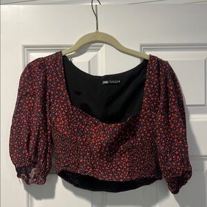 Zara Women's Black and Red Floral Top